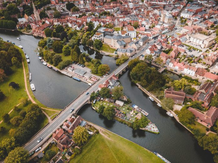 Getting around Abingdon: smart transport for busy days