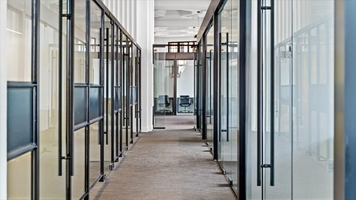 Glass Walls That Transform Chicago Spaces