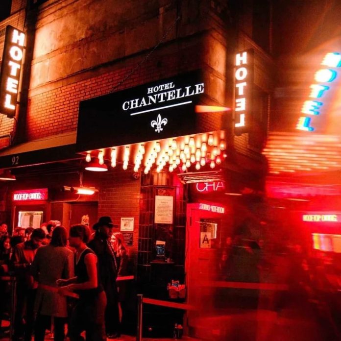 A Local Evening Guide: Hidden Corners, Quiet Touches, and Rooftop Vistas